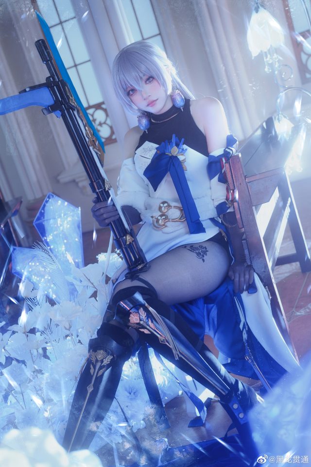 黑龙贯通的《崩坏：星穹铁道》布洛妮娅Cosplay展示-2